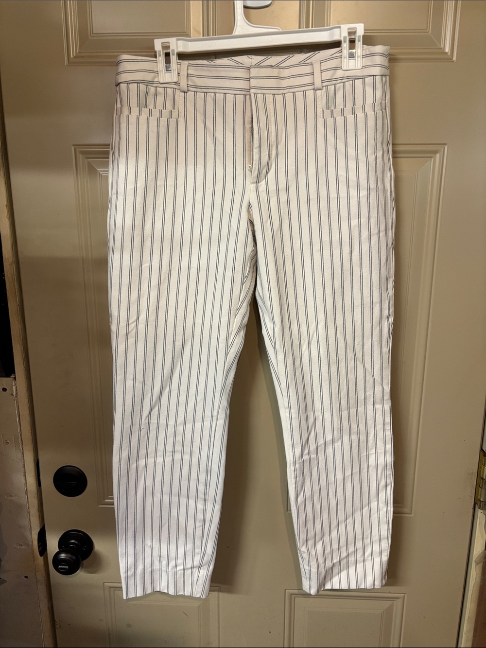 Banana Republic White with Navy Pinstripe Cropped Chinos b236